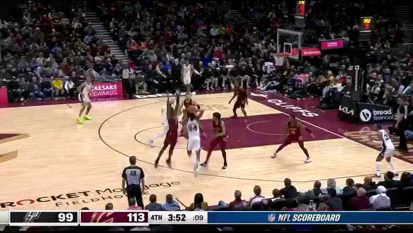 黄蜂多点开花客场大胜公牛 鲍尔24+9领衔七人上双